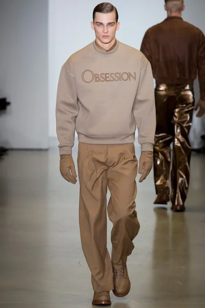Look 17